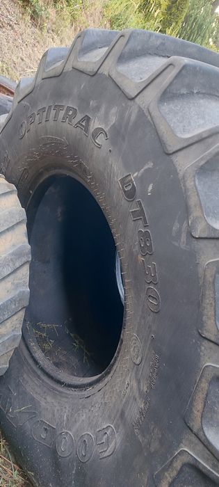 Opona 900/60R32.