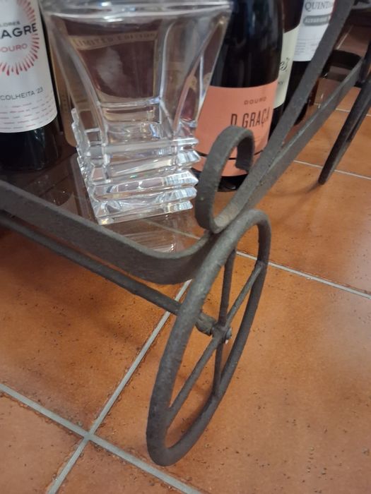 Carrinho em ferro forjado