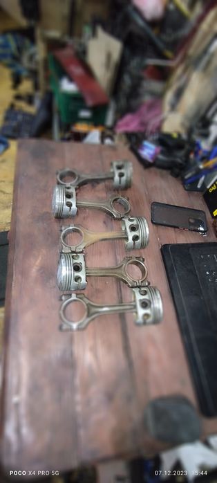 Поршня Шатуни Поршень Шатун  M52B20 2.0i BMW E36 Е46  E39