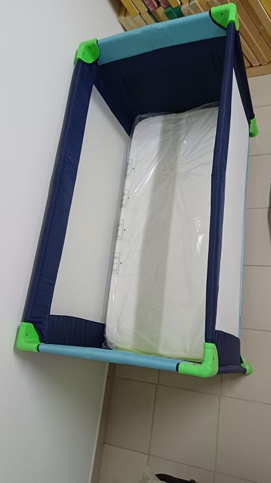 Cama bébé portatil zippy e colchão