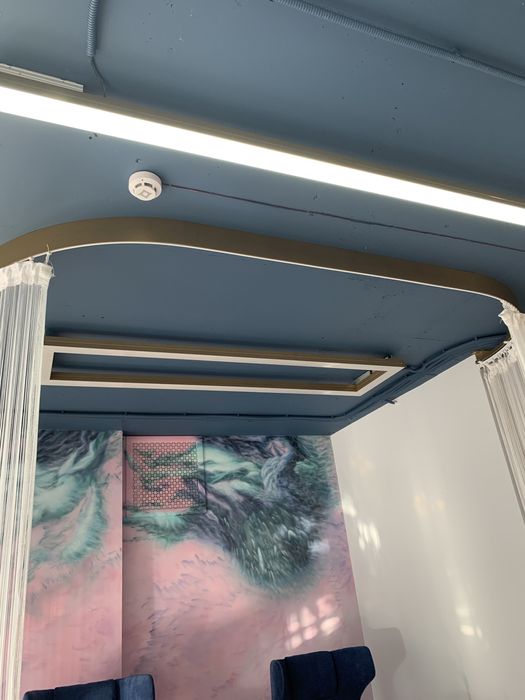 Карниз залізний кутовий на стелю Київ