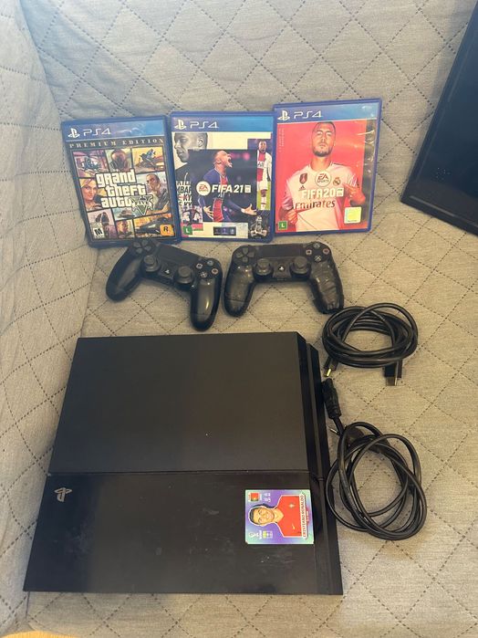 Playstation 4 - Semi novo
