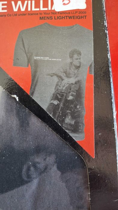 T-Shirt (Robbie Williams) Tamanho L (Artigo novo)