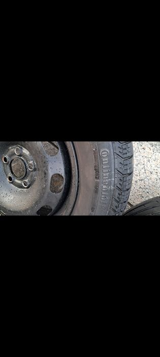 Vendo 5 Pneus Semi-Novos com Jantes em Aluminio