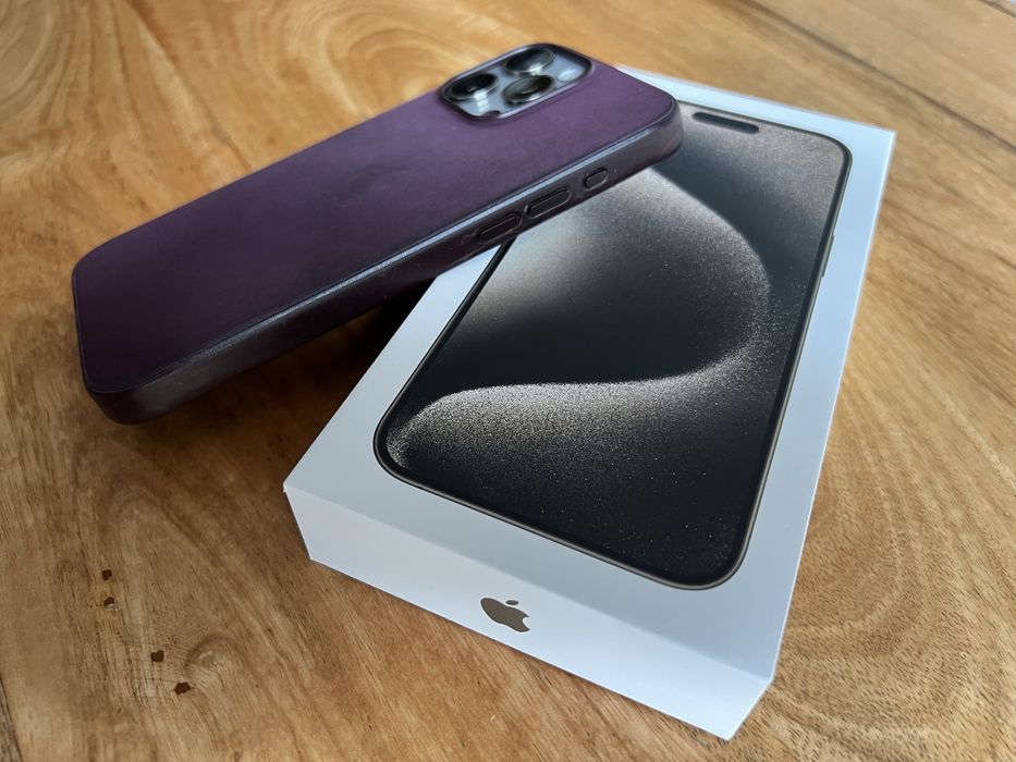iPhone 15 Pro Max 1Tb Naturalny tytan Idealny + etui FineWoven