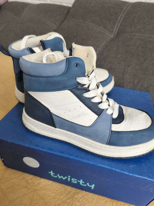 Чоботи, кросівки, кроссовки, ботинки Twisty