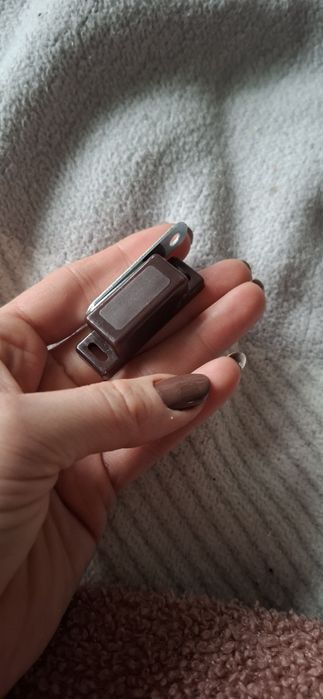 Zatrzaski zamknięcia do szafki na magnes