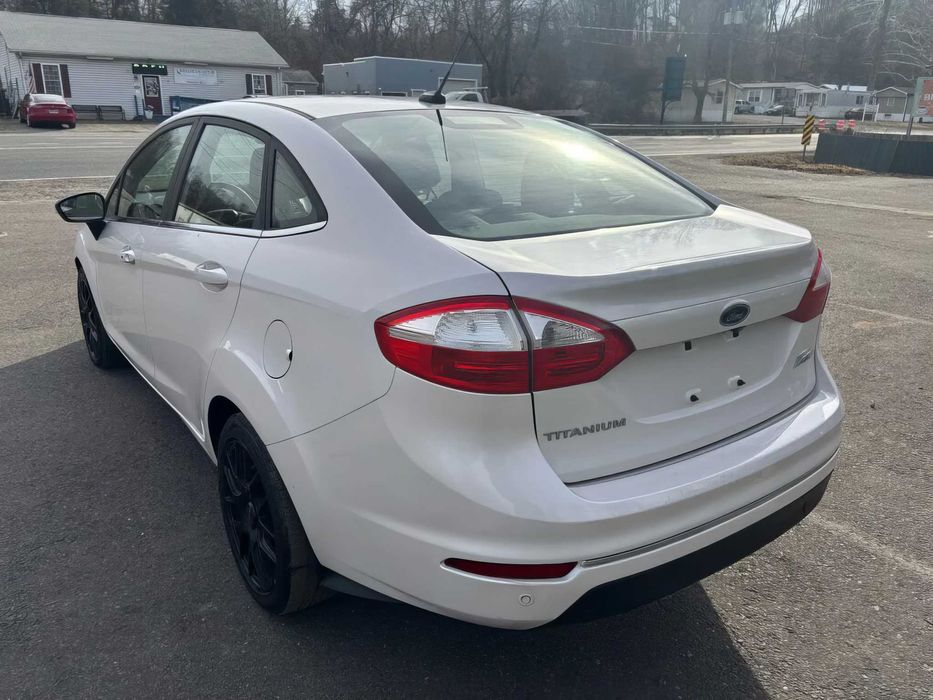 Ford Fiesta Titanium      2016
