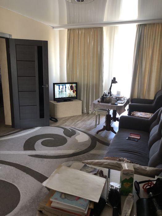 Продам 3-х комнатную квартиру в р-не восьмиквартирная