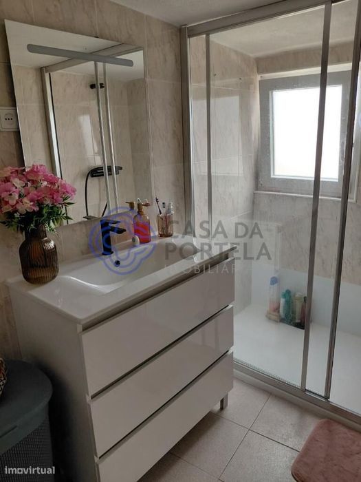 Moradia T2 com jardim e anexos| Vale Maceira|Lousã