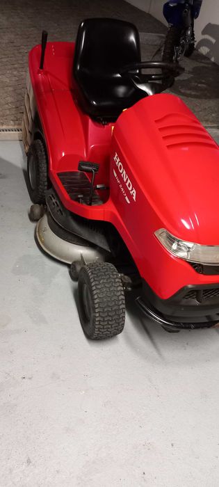 Trator corta relva Honda