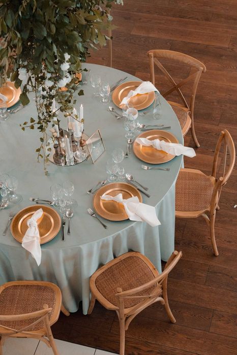 Wynajem welurowych obrusów weselnych i ślubnych - okrągłe, prostokątne