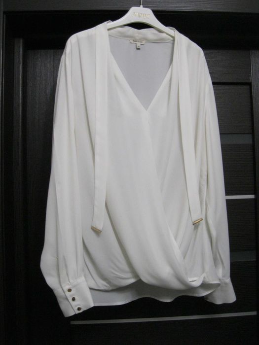 Ошатна красива блуза river island