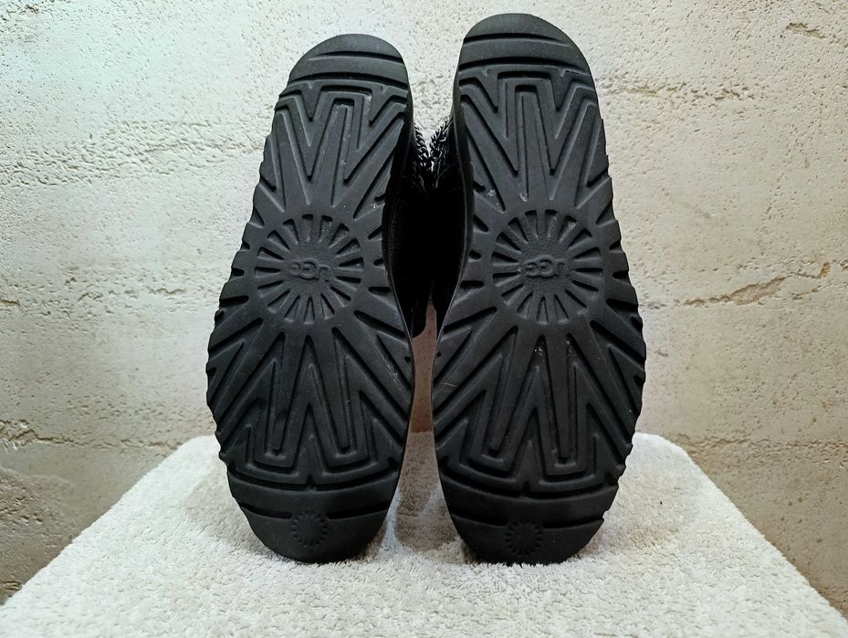 Botki UGG DECONSTRUCTED MINI CHAINS r.41 skóra stan bardzo dobry
