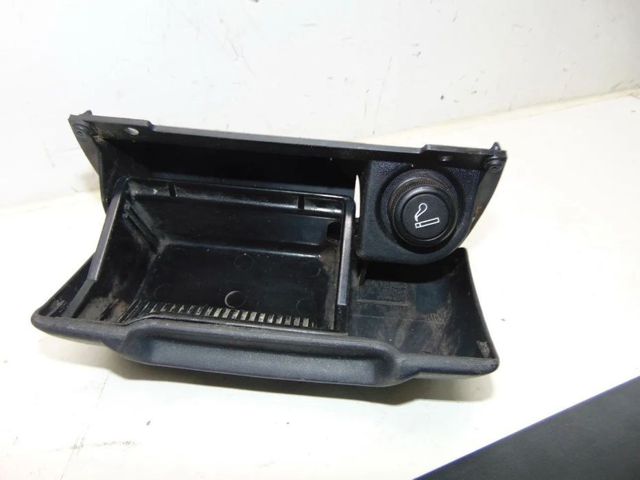 Opel Corsa A frisos/cinzeiro