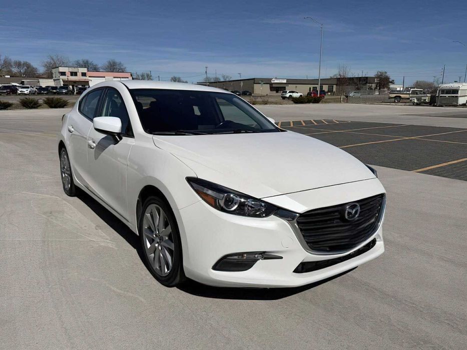 Mazda 3 Touring      2017