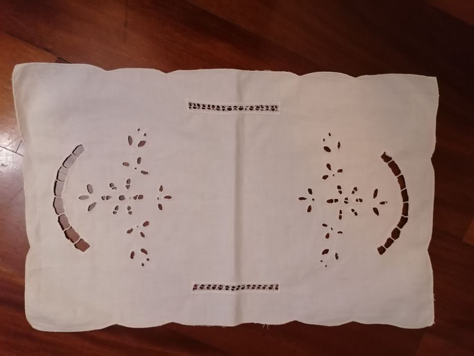 Jogos de naprons  em iinho, desde