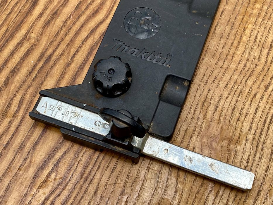 Adapter do szyny prowadzącej do pilarek i wyrzynarek Makita