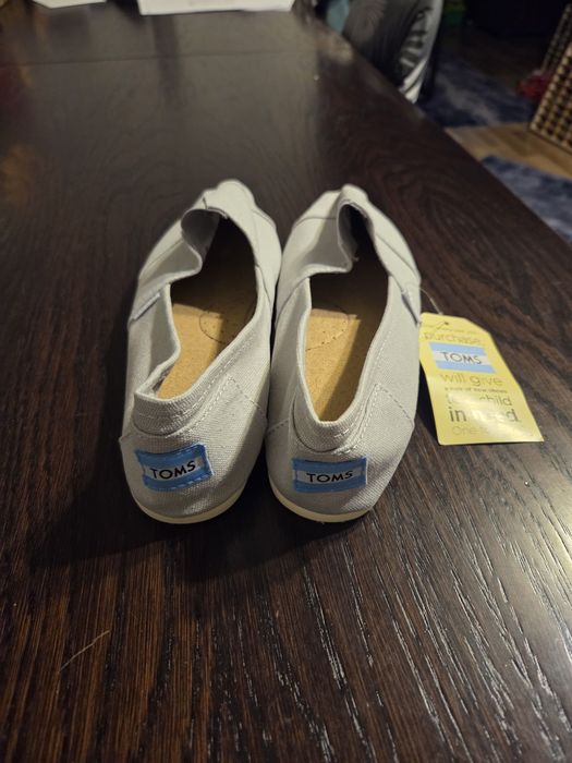 szare espadryle damskie, klasyczny model TOMS