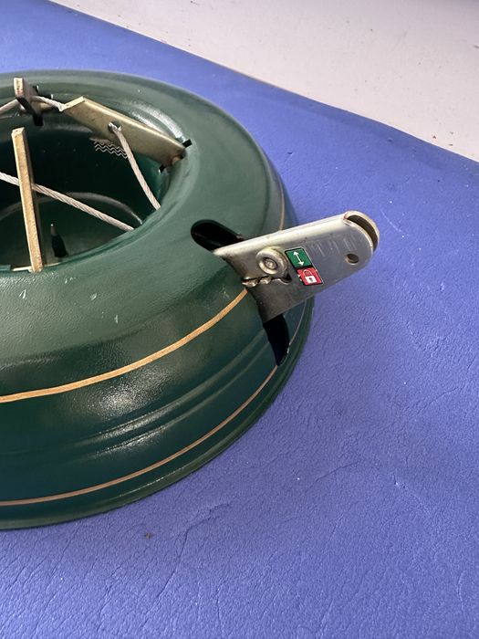 Підставка для під ялинки самозатискна вироблена в Німеччині