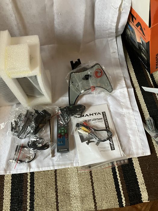 Manta tv 1101  telewizor przenośny lcd 11” fabrycznie nowy