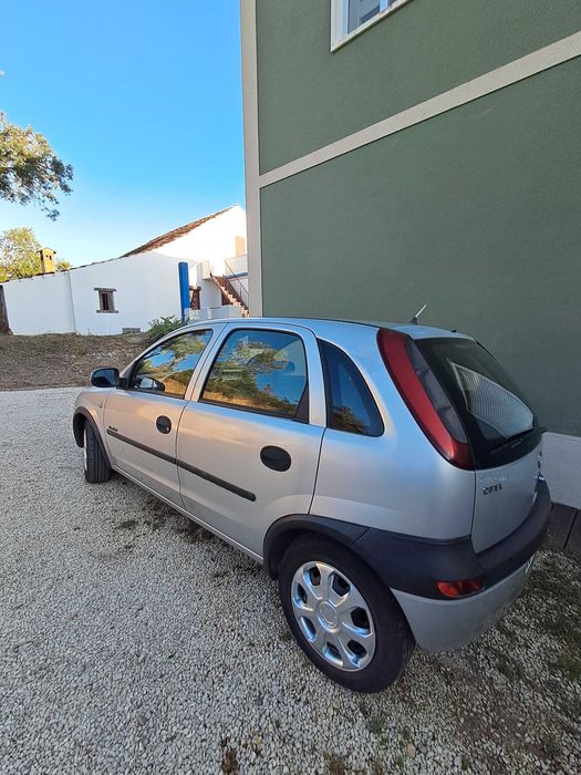 Opel corsa 1.2 em otimo  estado.
