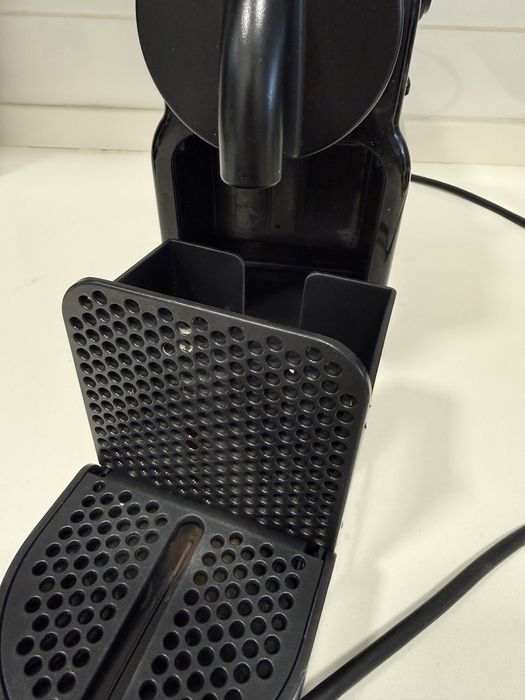 Nespresso Inissia De’Longhi EN80 – para peças ou reparação