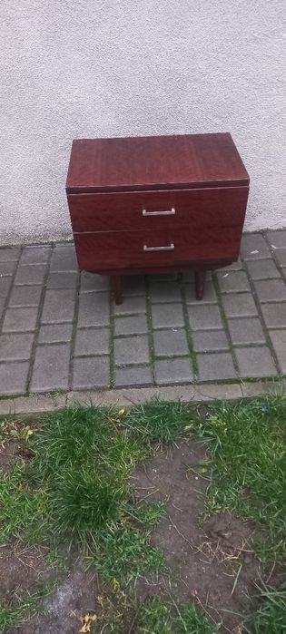 Приліжкова тумбочка