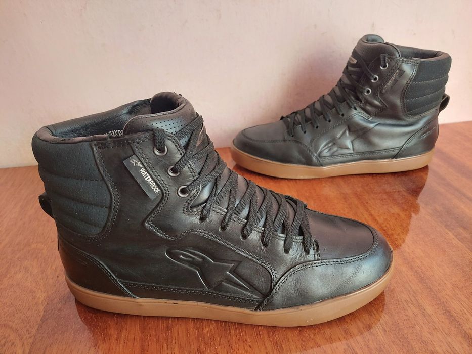 Мотоботы ботинки фірми Alpinestars J-6 waterproof оригінал

Розмір по