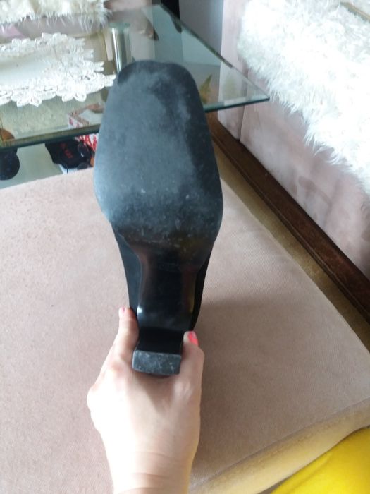 Czarne zamszowe buty nr 37