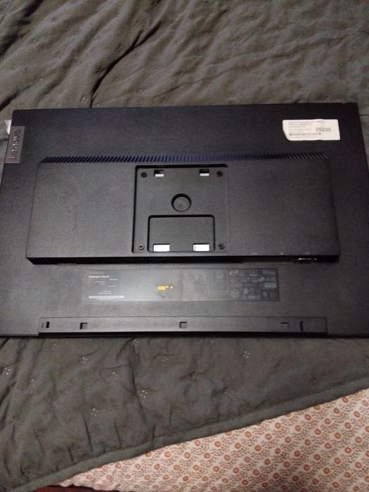 Vendo monitor lenovo thinkvision T23D-10