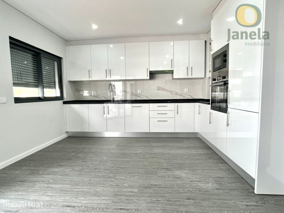 Maravilhoso T3 , com piscina e vista mar