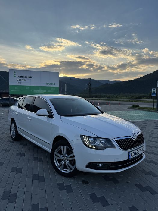 Škoda Superb Рік 2013 Мотор: 1.6 Дизель Коробка: Автомат