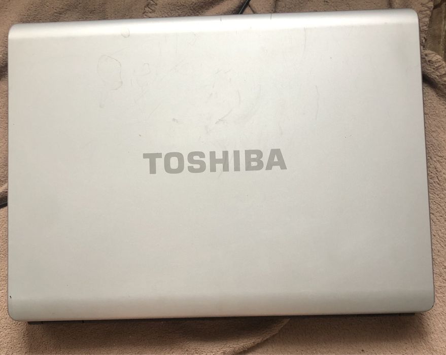 Ноутбук Toshiba, не включается