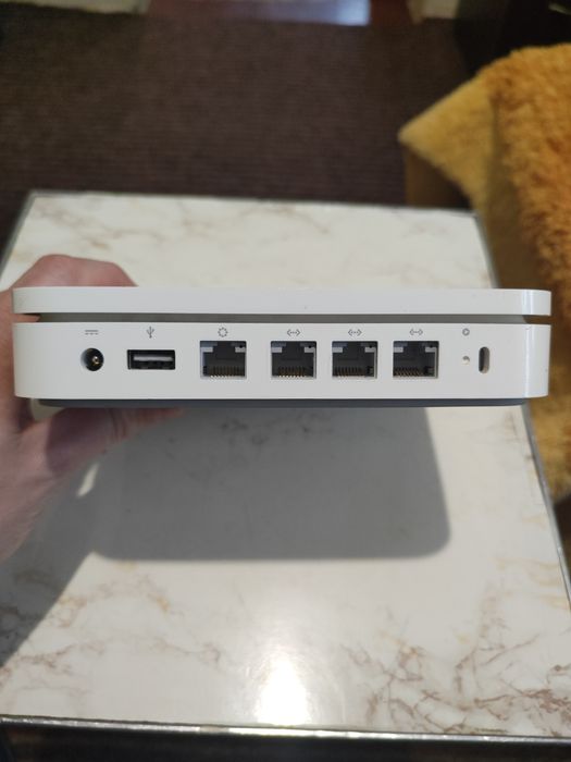 Роутер Apple Airport Extreme A1143