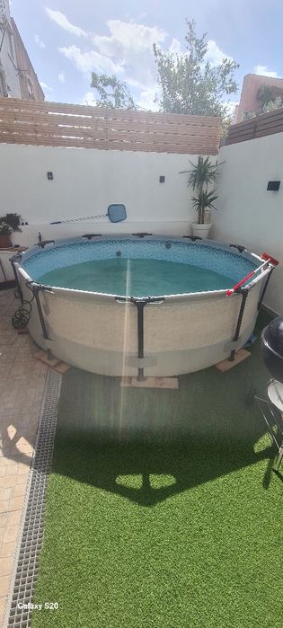 Piscina Bestway pronta a usar .  305x 76x
