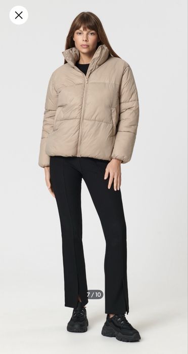 Пуховик куртка бежева