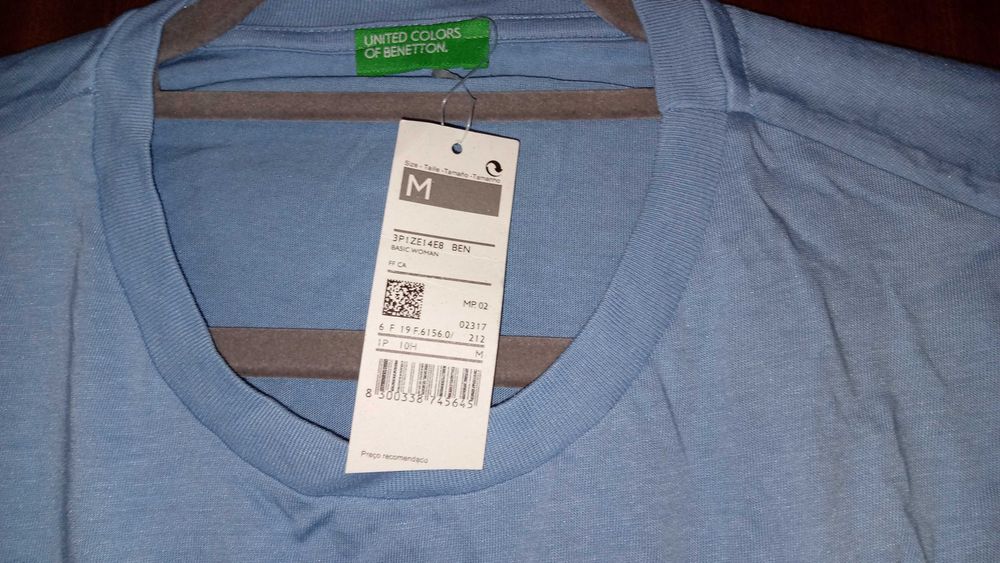 T-shirt nova tamanho M Benetton, com etiqueta