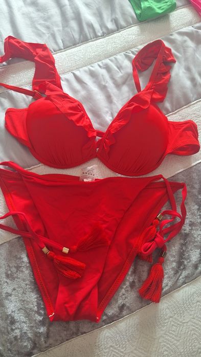 Bikini vermelho lindo