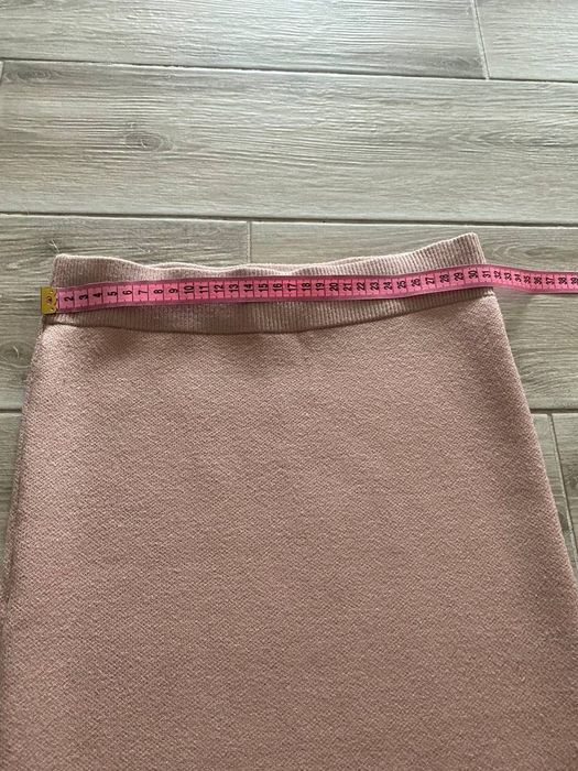 Рожева трикотажна спідниця для жінок