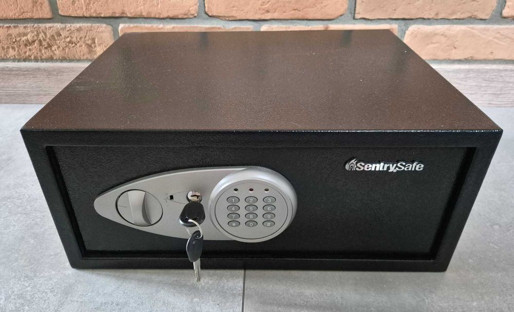 Czarny Sejf SentrySafe X075 | Cyfrowy zamek | 2 komplety kluczy