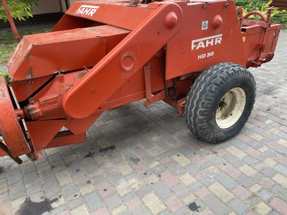 Продам  прес підбирач Fahr30