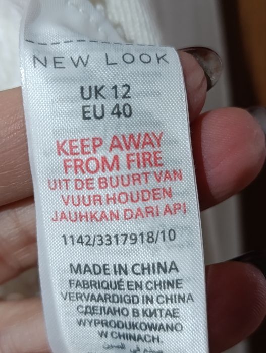 Biały sweterek New Look rozmiar M-L wymiary na fotkach
