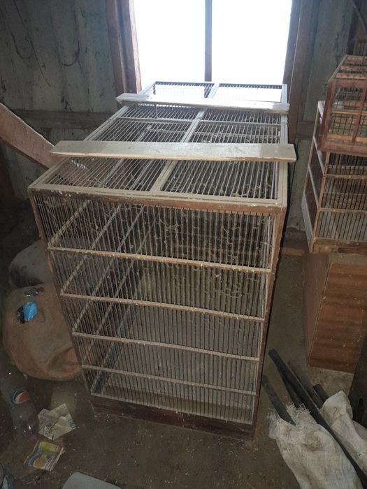 Продам клетки для попугаев