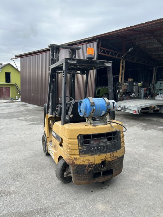 wózek widłowy catepillar