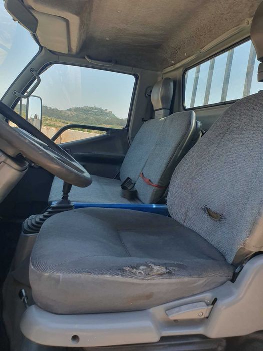 Mitsubishi Canter 649 (3908cc, pesada de mercadorias)