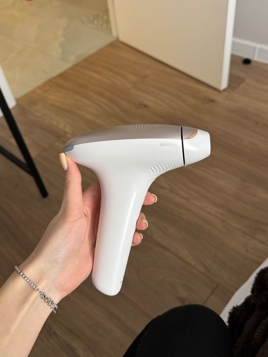Фотоепілятор Philips Lumea