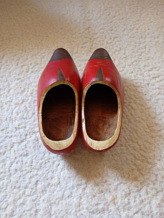 Buty drewniana ozdobne