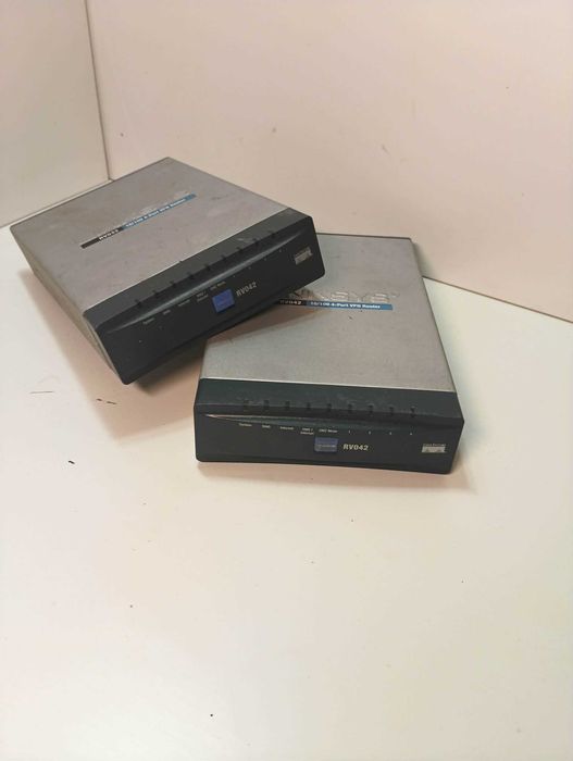 Router przewodowy Linksys Cisco RV042 zestaw 2szt