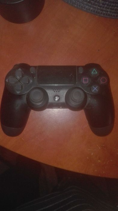Pady PS4 oryginalny plus 2 bdb zamienniki 60zl